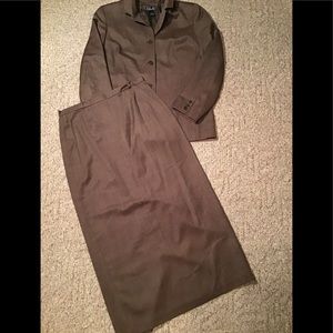 Women’s size 14 two piece  jacket and skirt RAFAELLA suit